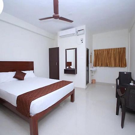 Sasti Hotel Palani Exterior foto